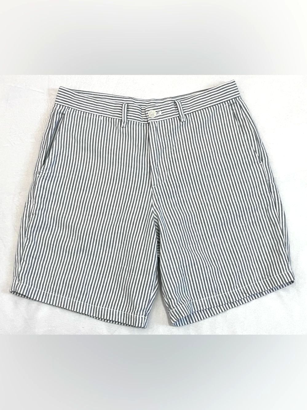 GAP Women’s Men’s Unisex Gray & White Striped 8” Cotton Shorts Size 30 w Pockets